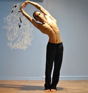 Swaying.Arm.Pose