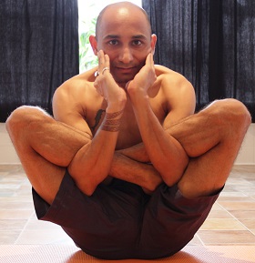 baby-womb-pose