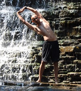 swaying.arm.pose
